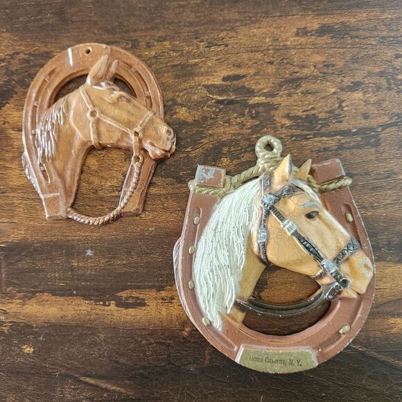 Set 2 Cast Iron Painted Horse Head Horseshoe Syroco Wood Wall Decor Palomino VTG - Picture 1 of 10